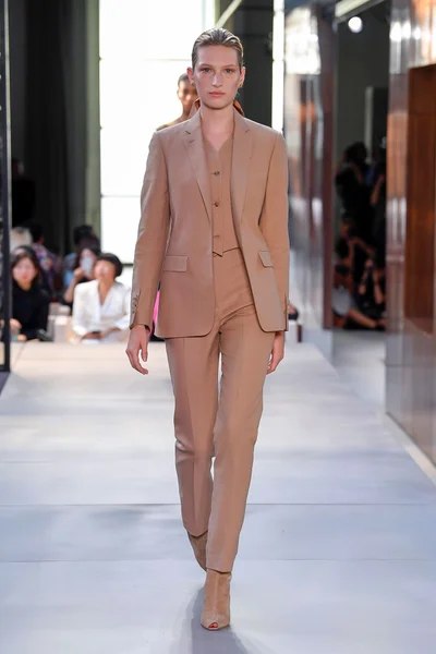 Look 36